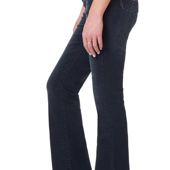 Wallflower Size 3 regular Bootcut~Luscious Curvy Fit~New with Tags ($48) - Picture 4 of 16
